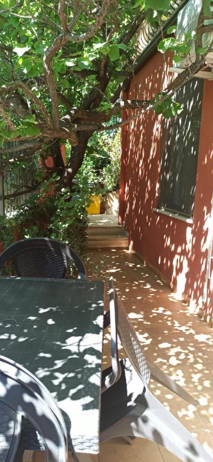 Ferienwohnung Un Po Di Relax A Pochi Passi Dal Mare! Àrbatax Exterior foto